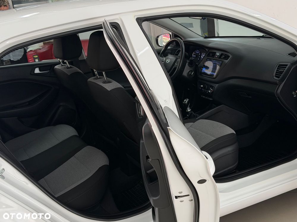 Hyundai i20 1.4 Premium - 37