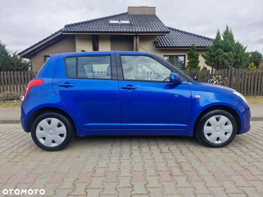Suzuki Swift 1.3 Sakura - 2