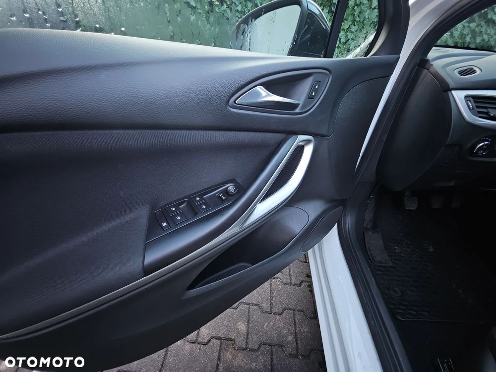 Opel Astra 1.2 T GS Line S&S - 24