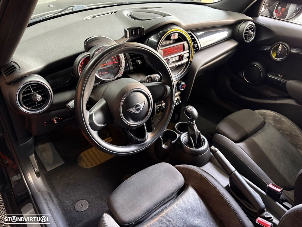 MINI 5 Portas Cooper D Aut. - 15