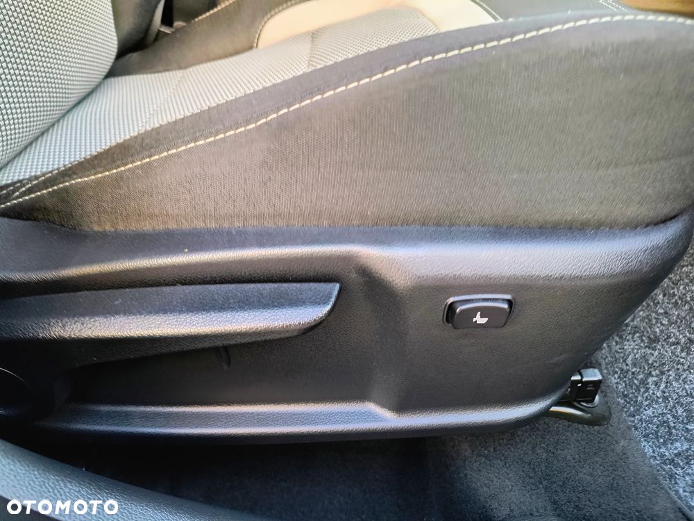 Kia Ceed 1.6 CRDi 136 ISG Platinum Edition - 17