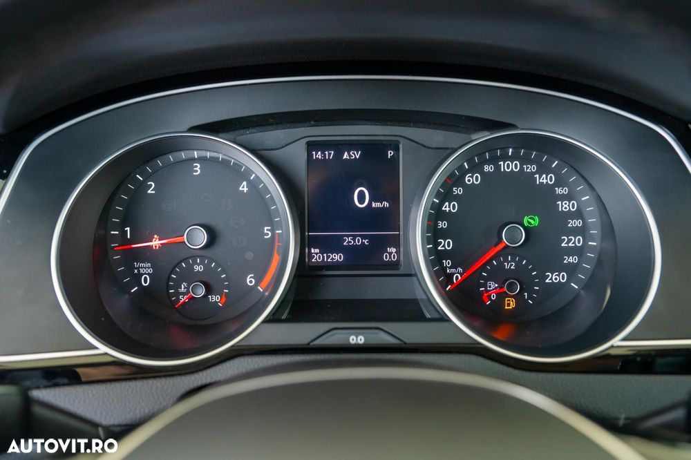 Volkswagen Passat Variant 2.0 TDI DSG (BlueMotion Technology) Comfortline - 17