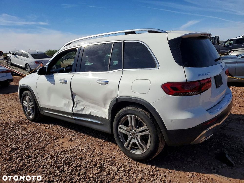 Mercedes-Benz GLB 250 8G-DCT Style - 3