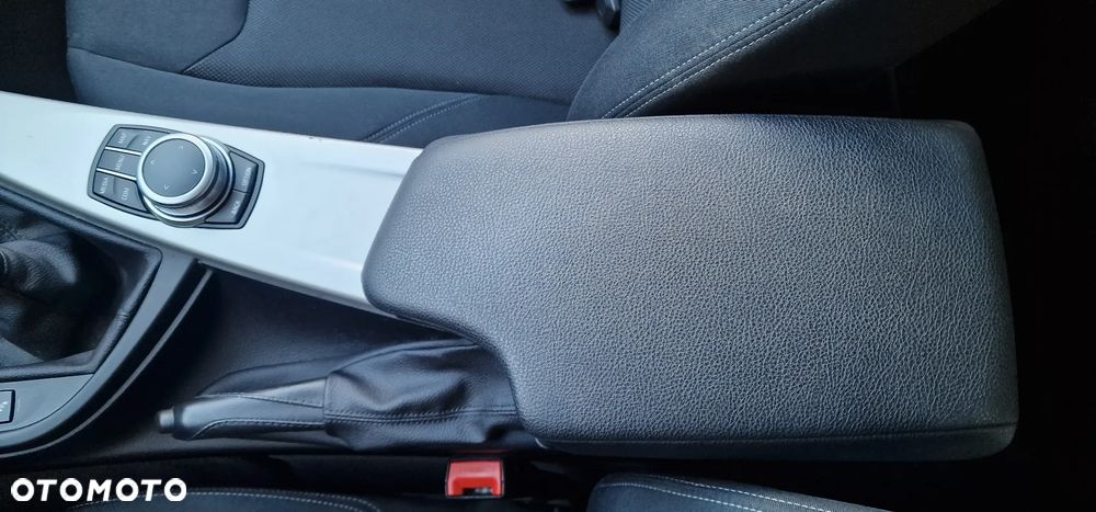 BMW Seria 3 318d Sport Line - 20