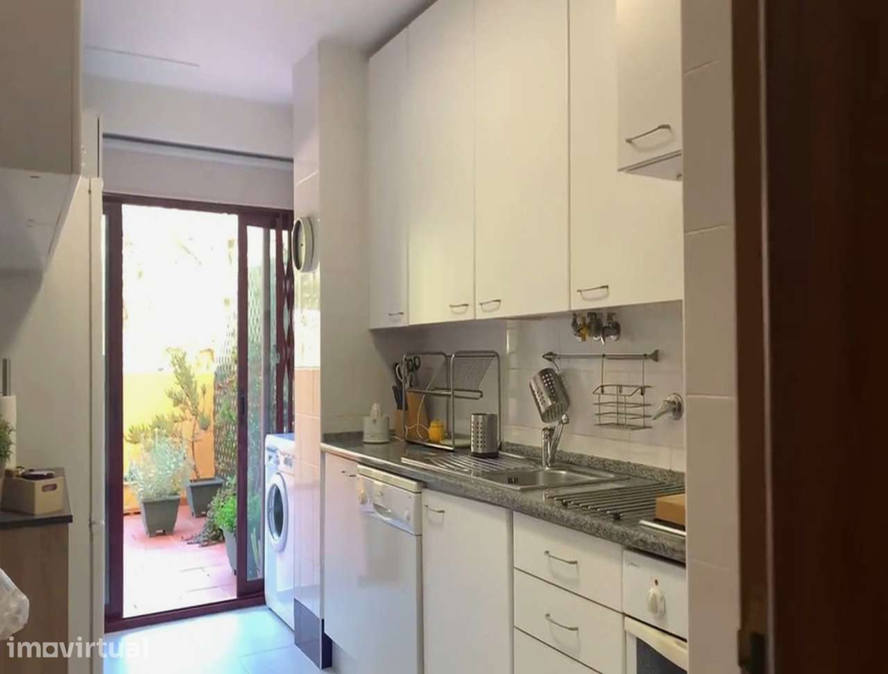 Apartamento T1 em Marvila com varanda e elevador - Grande imagem: 2/23