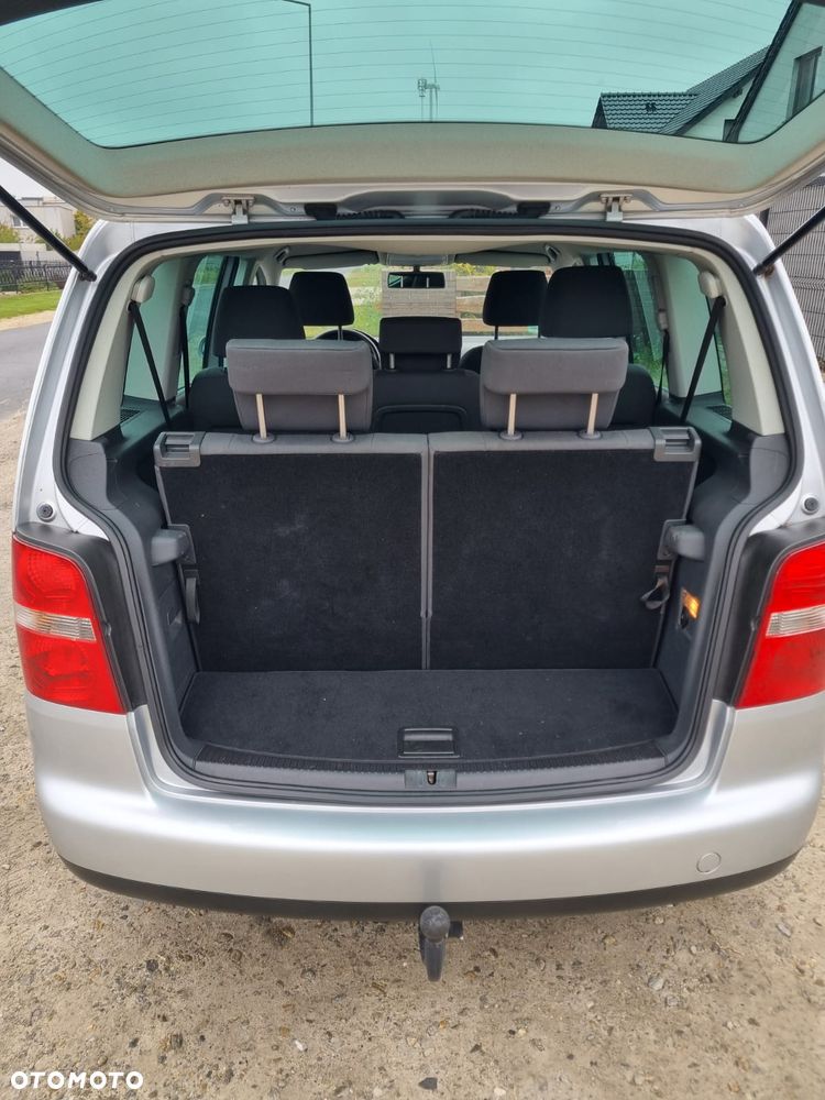 Volkswagen Touran 2006 photo 3