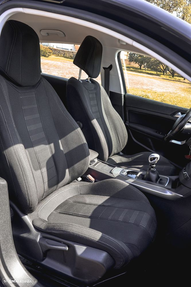 Peugeot 308 1.2 PureTech Allure - 5