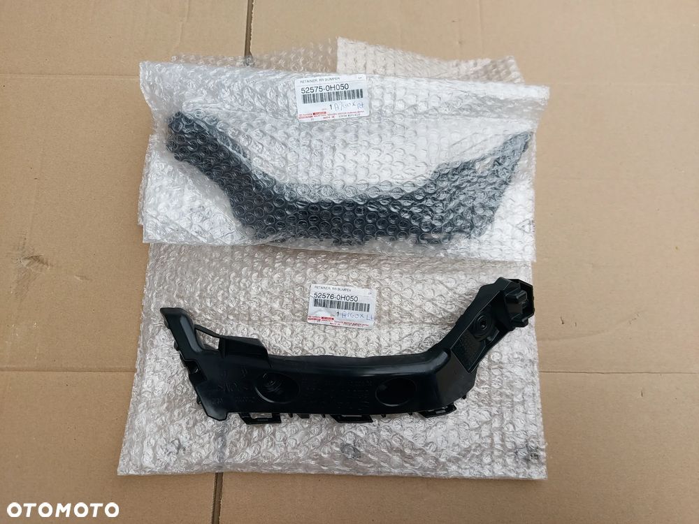 Toyota Aygo X 22- Ślizg Mocowanie Zderzaka L+R Tył Nowy Oryginał