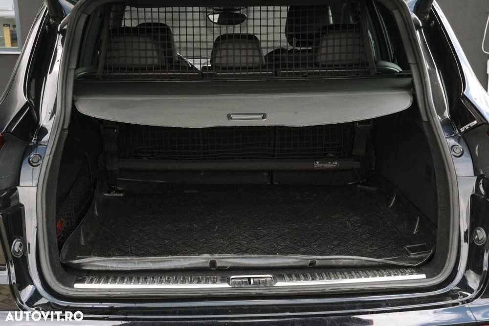 Porsche Cayenne - 30