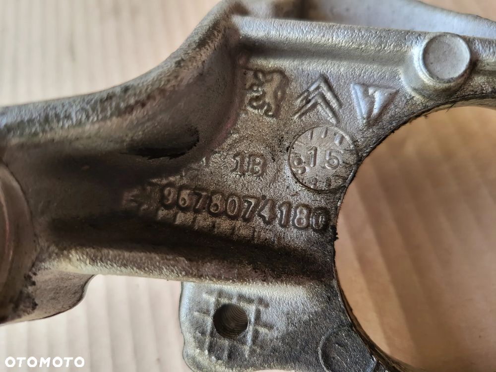 Podpora półosi łapa Citroen C4 Picasso II 1.6 e HDI - 6