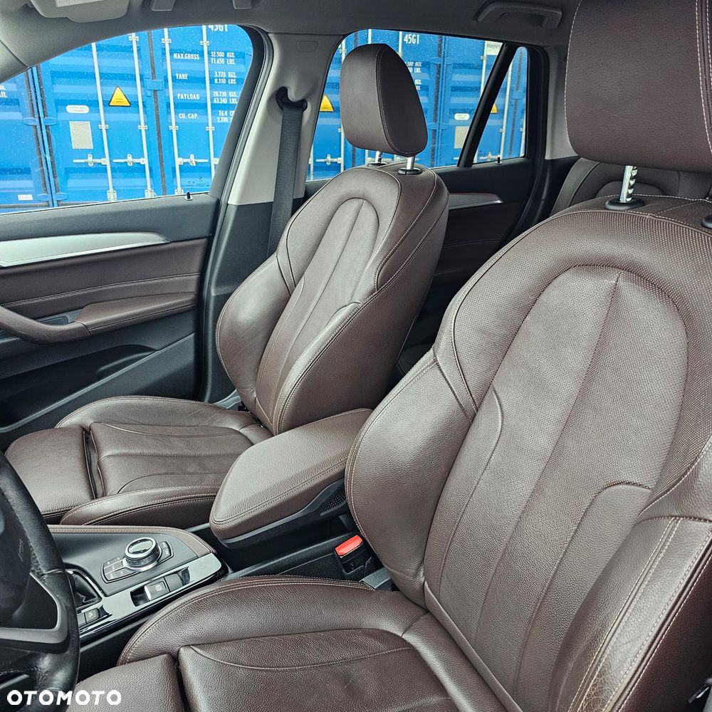 BMW X1 xDrive20i Sport Line - 13