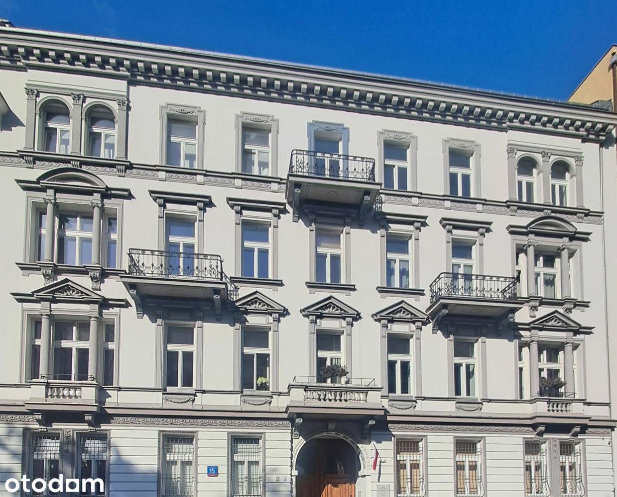 Na sprzedaż 3 pokojowe mieszkanie w odrestaurowanej kamienicy