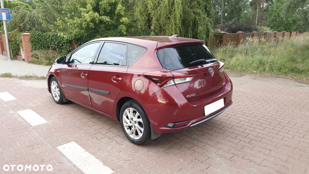 Toyota Auris Hybrid 135 Prestige - 2