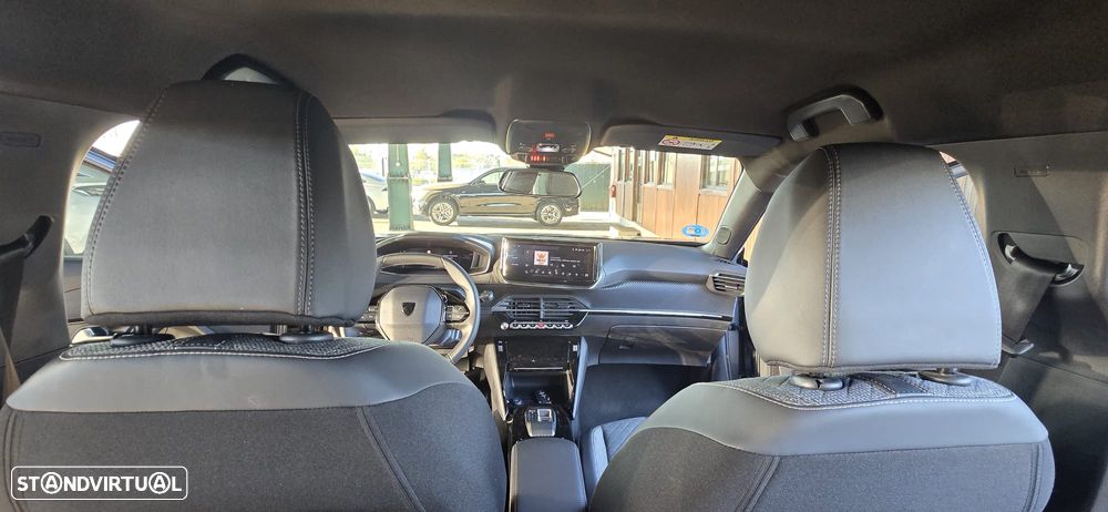 Peugeot e-2008 Allure - 23