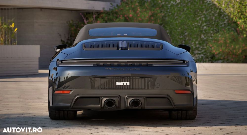 Porsche 911 Carrera 4 GTS PDK - 7