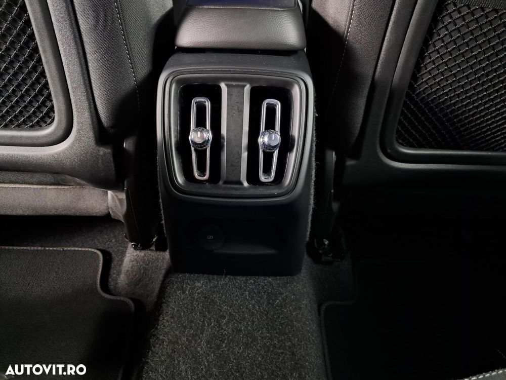 Volvo XC 40 - 28