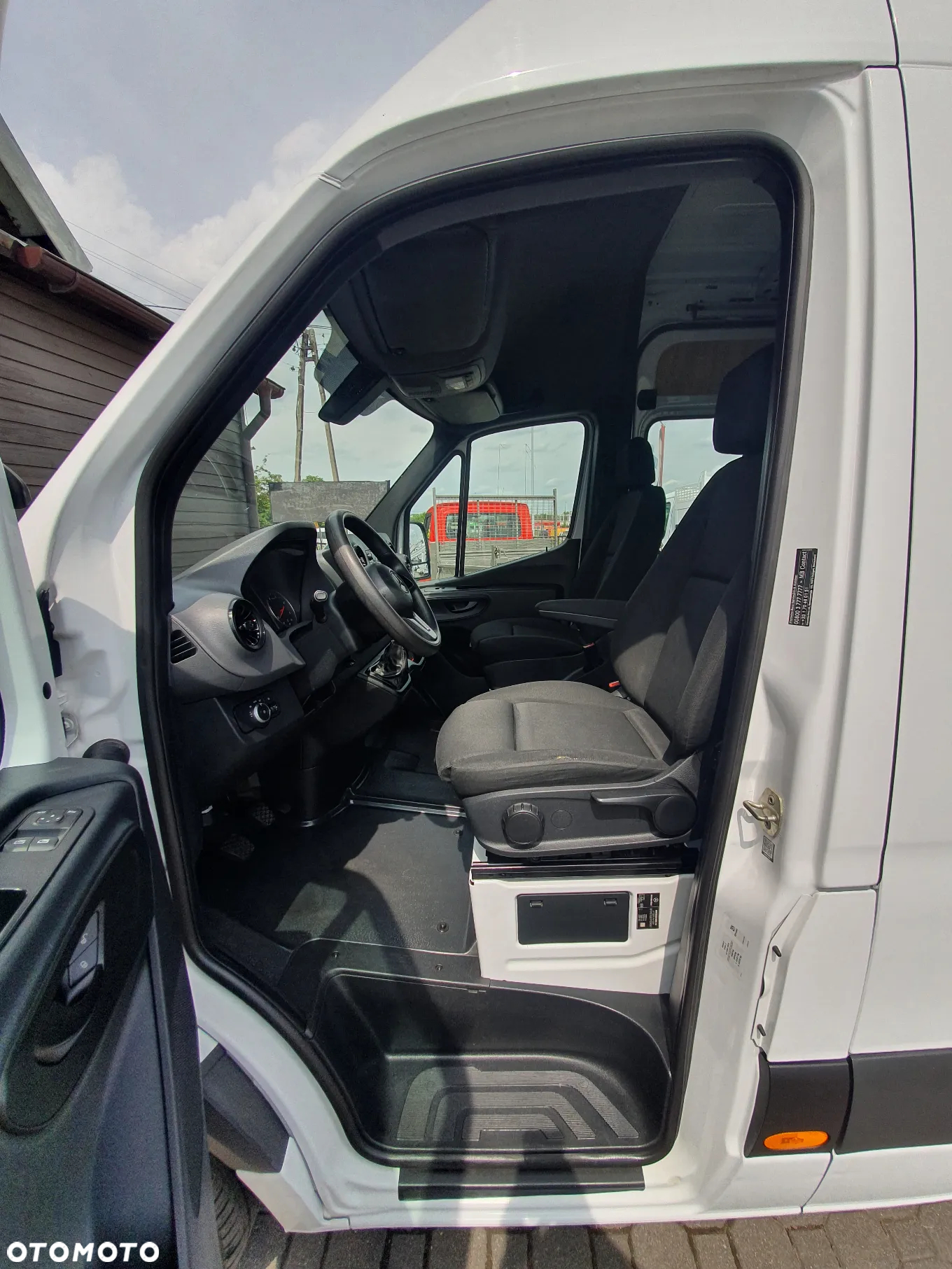 Mercedes-Benz SPRINTER - 15