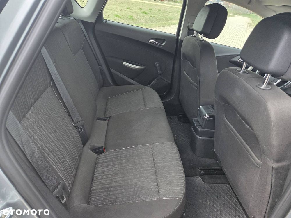 Opel Astra 1.4 T Cosmo - 14