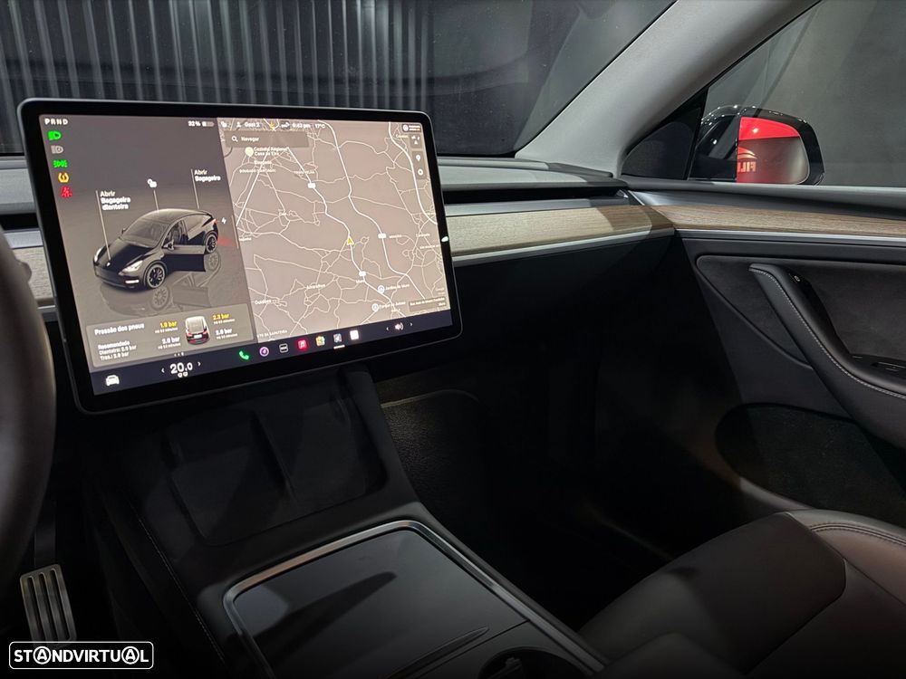 Tesla Model Y Performance Dual Motor AWD - 19