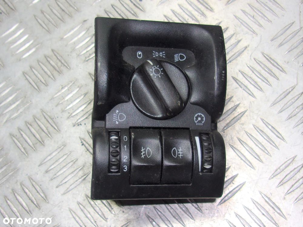 Opel Vectra B - Włącznik świateł - 1