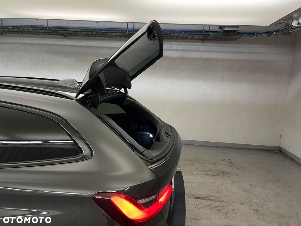 BMW Seria 3 M340i xDrive mHEV sport - 32