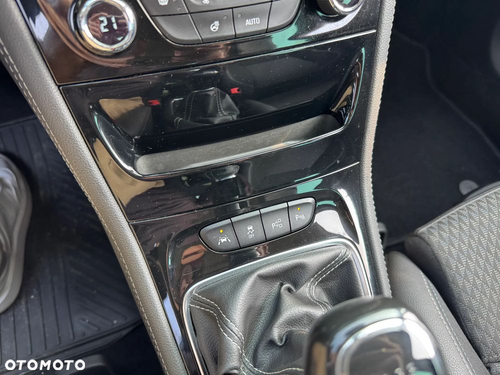 Opel Astra 1.4 Turbo Start/Stop Dynamic - 22