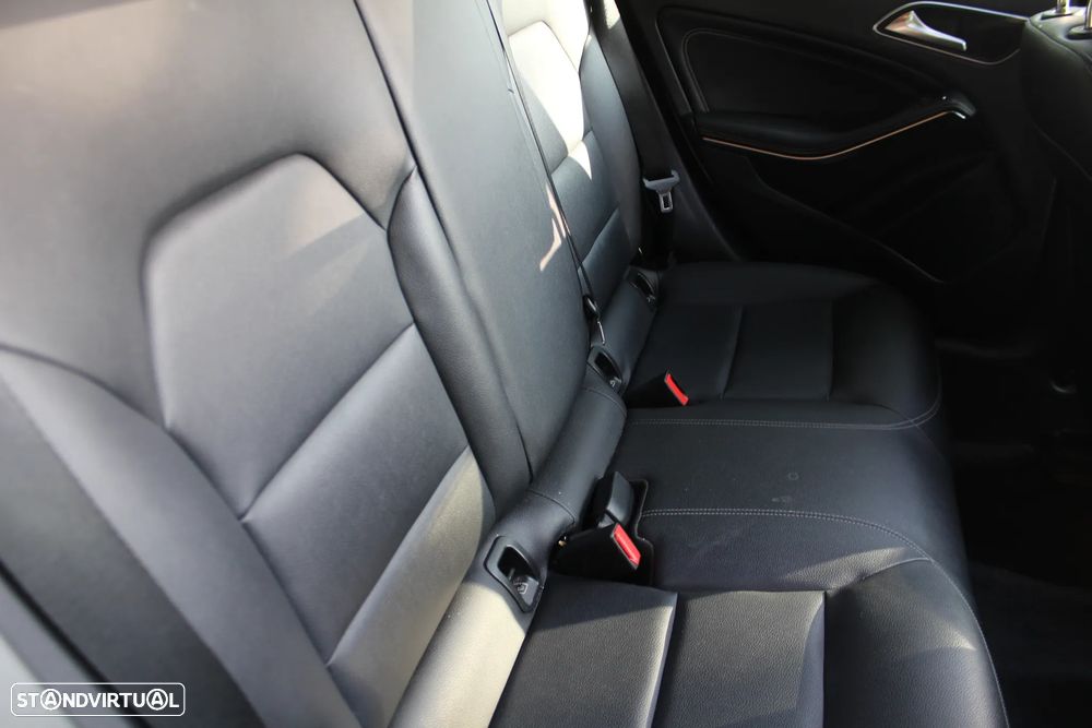 Mercedes-Benz CLA 200 d 4Matic 7G-DCT - 30