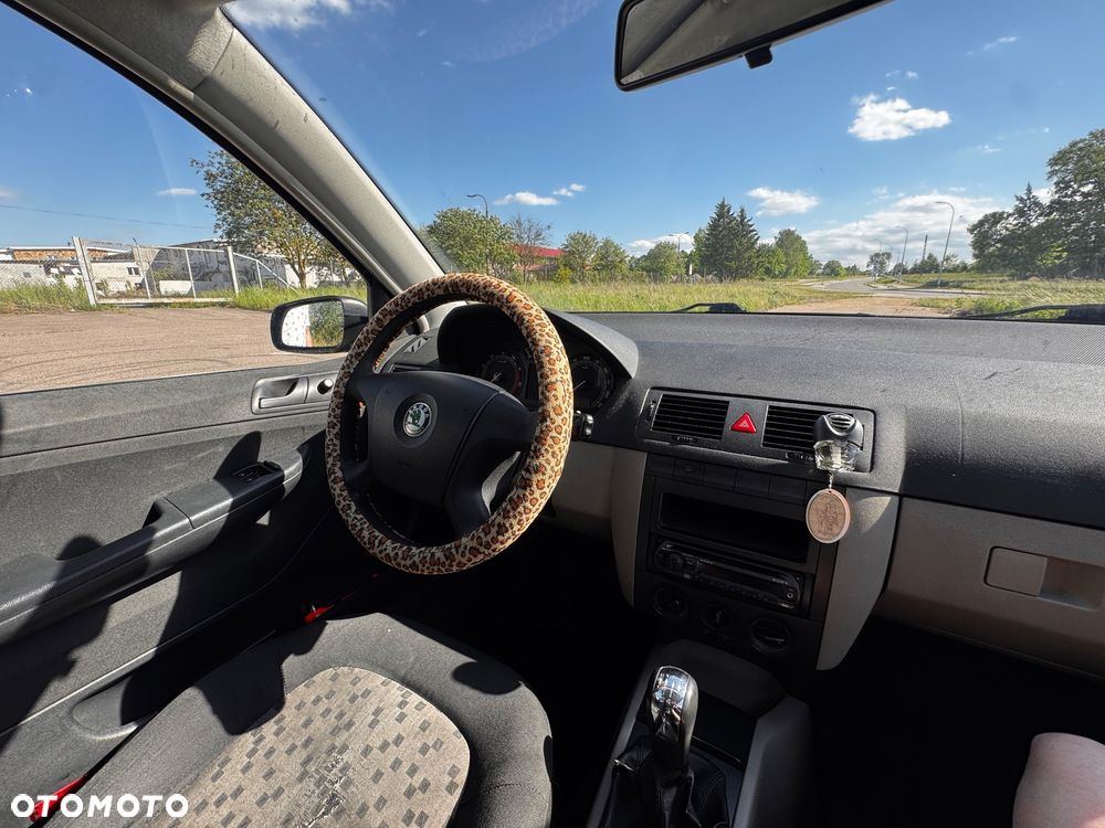 Skoda Fabia 1.4 16V Active - 12