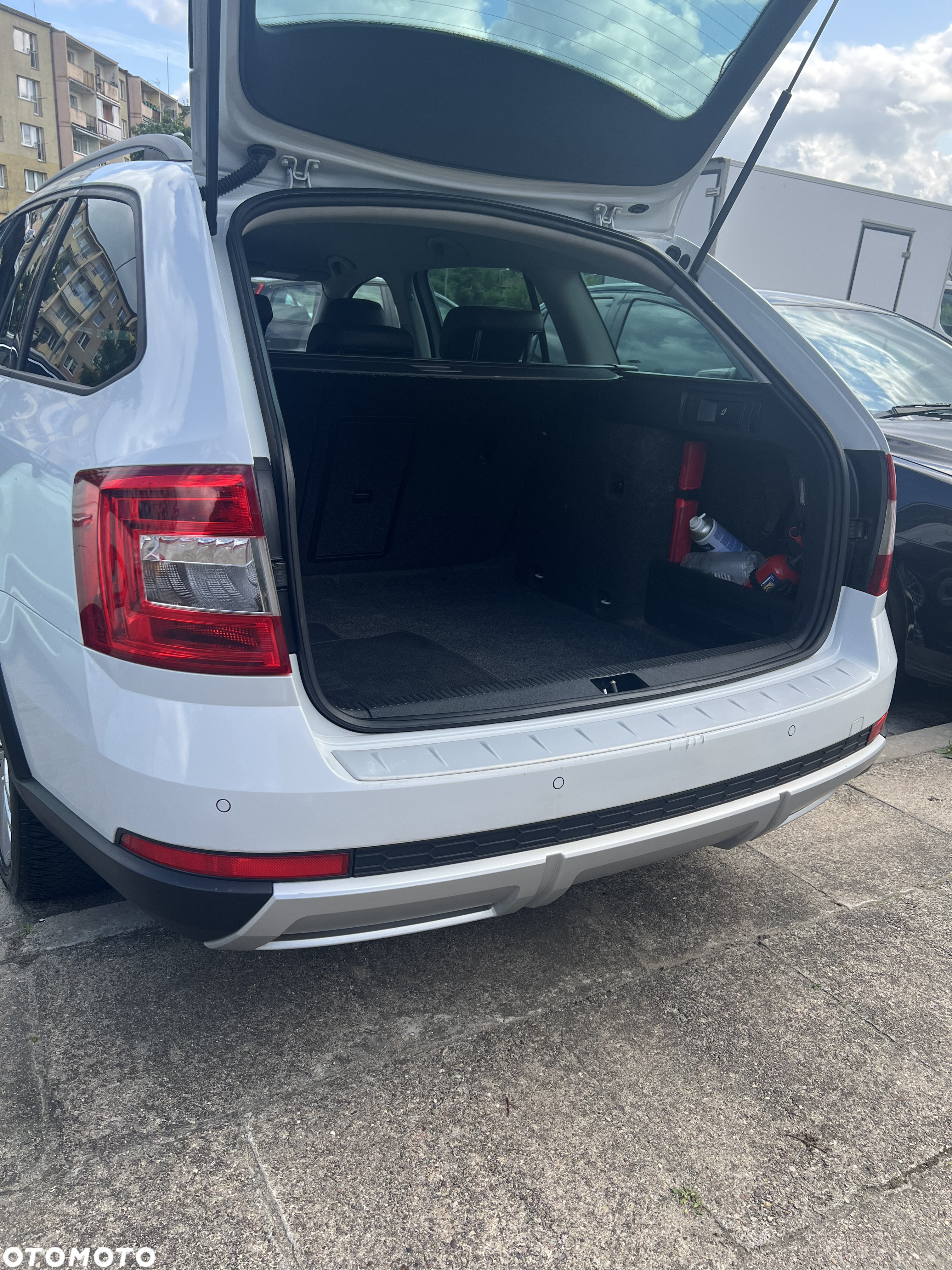 Skoda Octavia Scout 2.0 TDI 4x4 DSG - 17