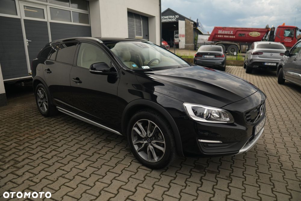 Volvo V60 T5 Drive-E Dynamic Edition (Momentum) - 4