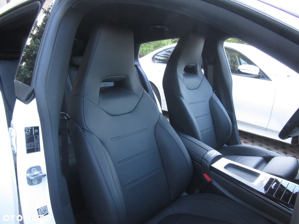 Mercedes-Benz CLA 180 mHEV 7G-DCT - 13