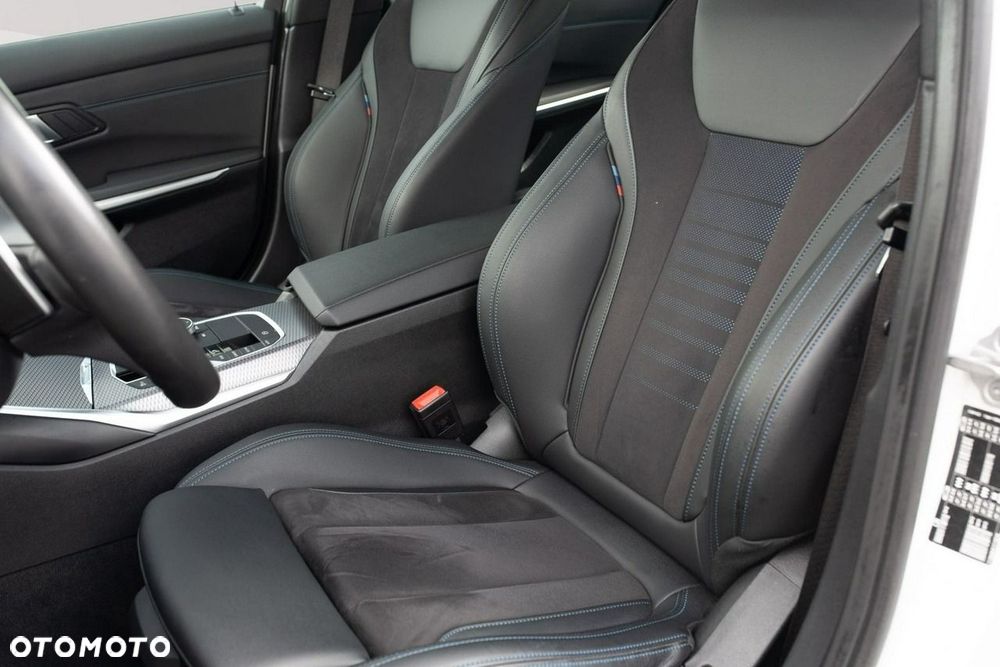 BMW Seria 3 318i M Sport - 11
