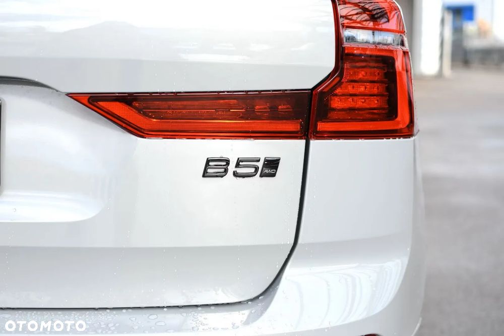 Volvo XC 60 B5 B AWD Plus Black Edition - 9