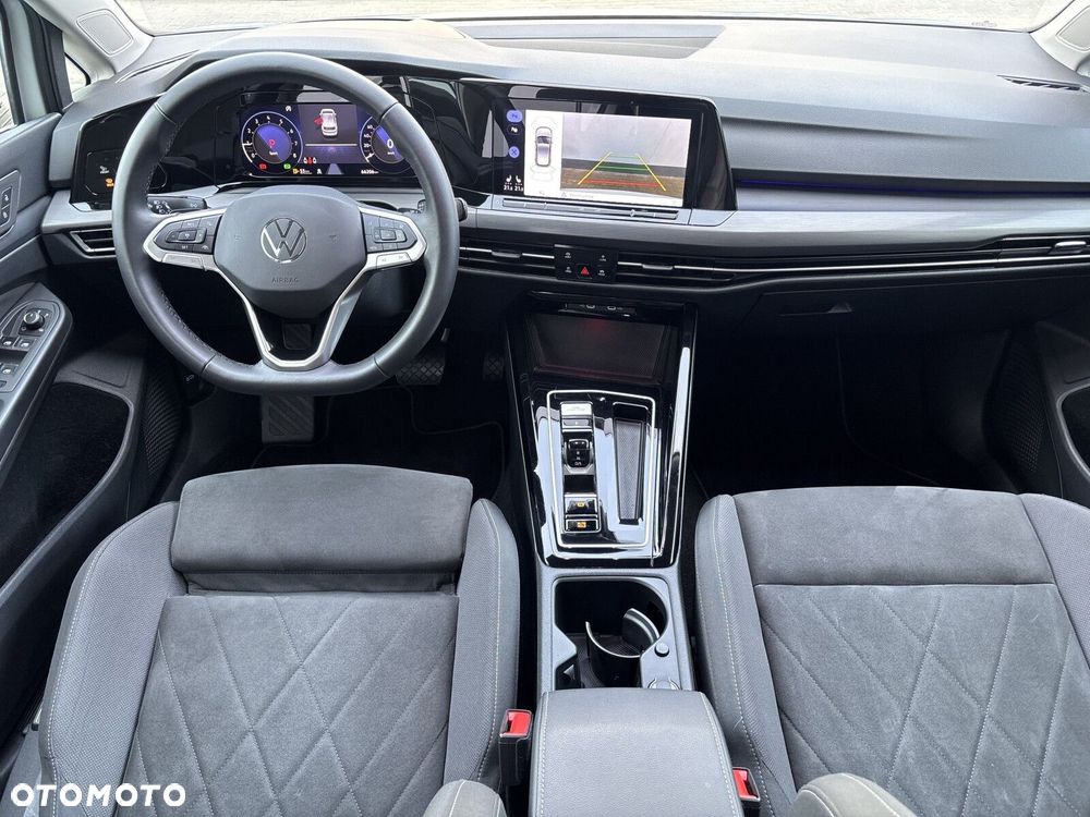 Volkswagen Golf - 10