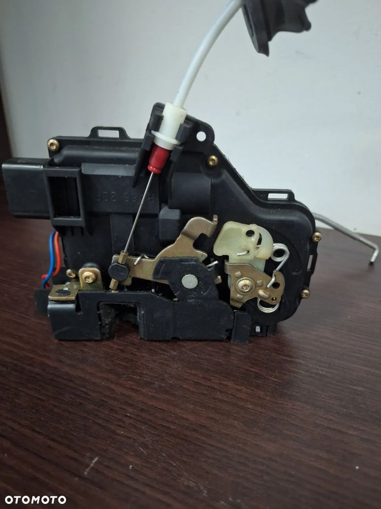 AUDI A2 zamek drzwi prawy przód HB 5D 8Z1837016E 7 PIN EUROPA     (111/4)    (111/3) - 8