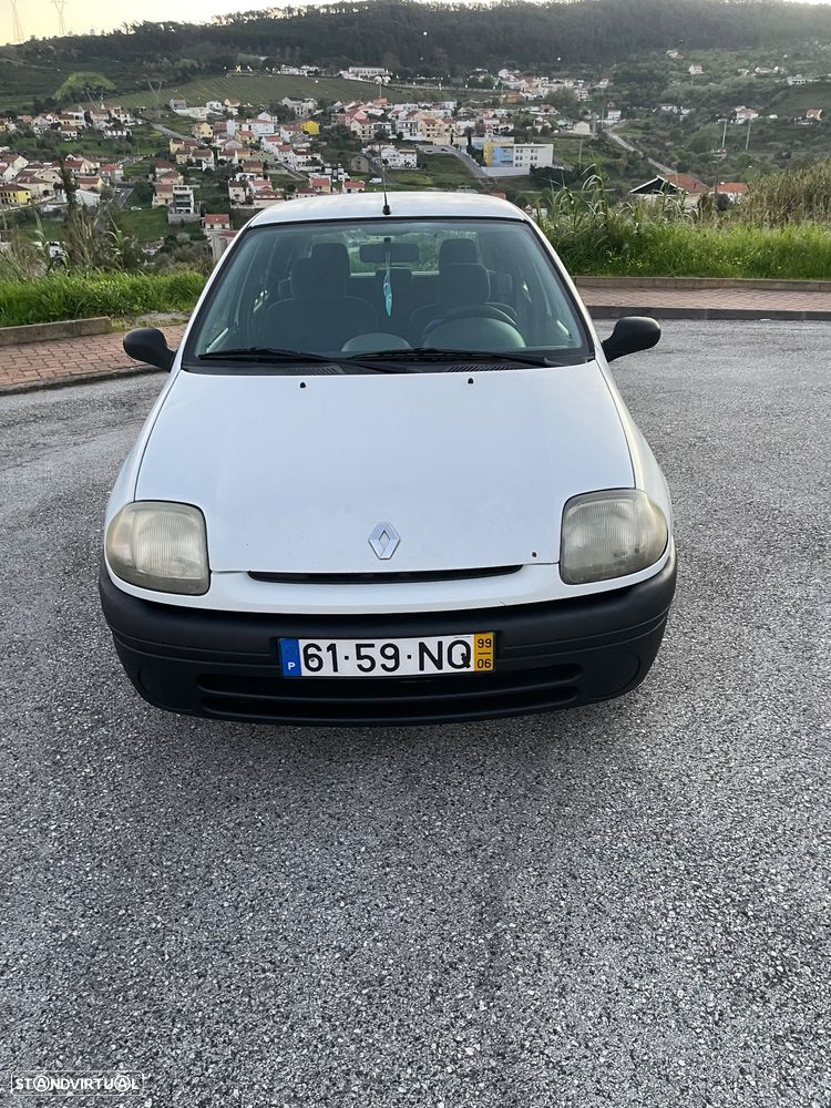 Renault Clio - 1