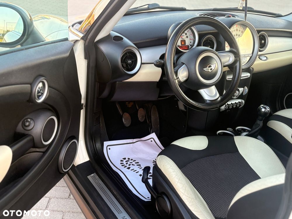 MINI Cooper Standard - 11