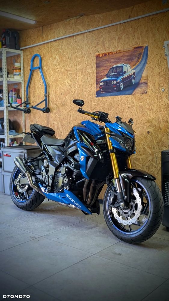 Suzuki GSX - 1
