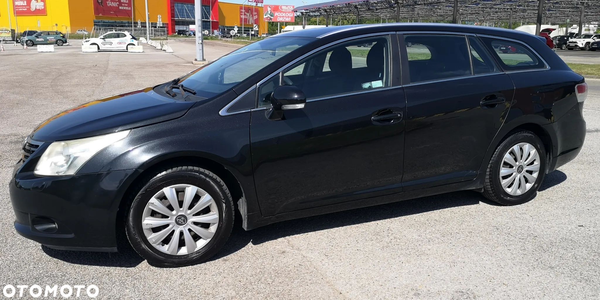 Toyota Avensis 1.8 Luna - 1