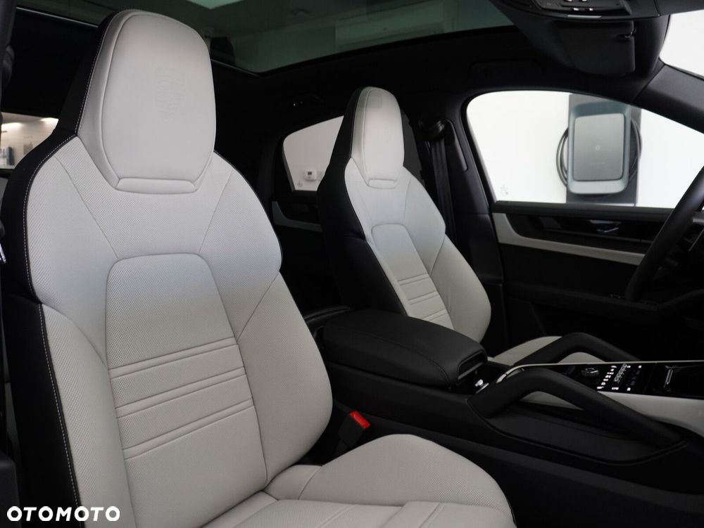 Porsche Cayenne E-Hybrid PHEV Black Edition - 32