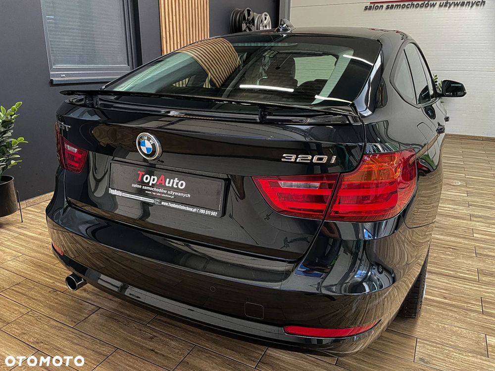 BMW 3GT 320i M Sport - 9