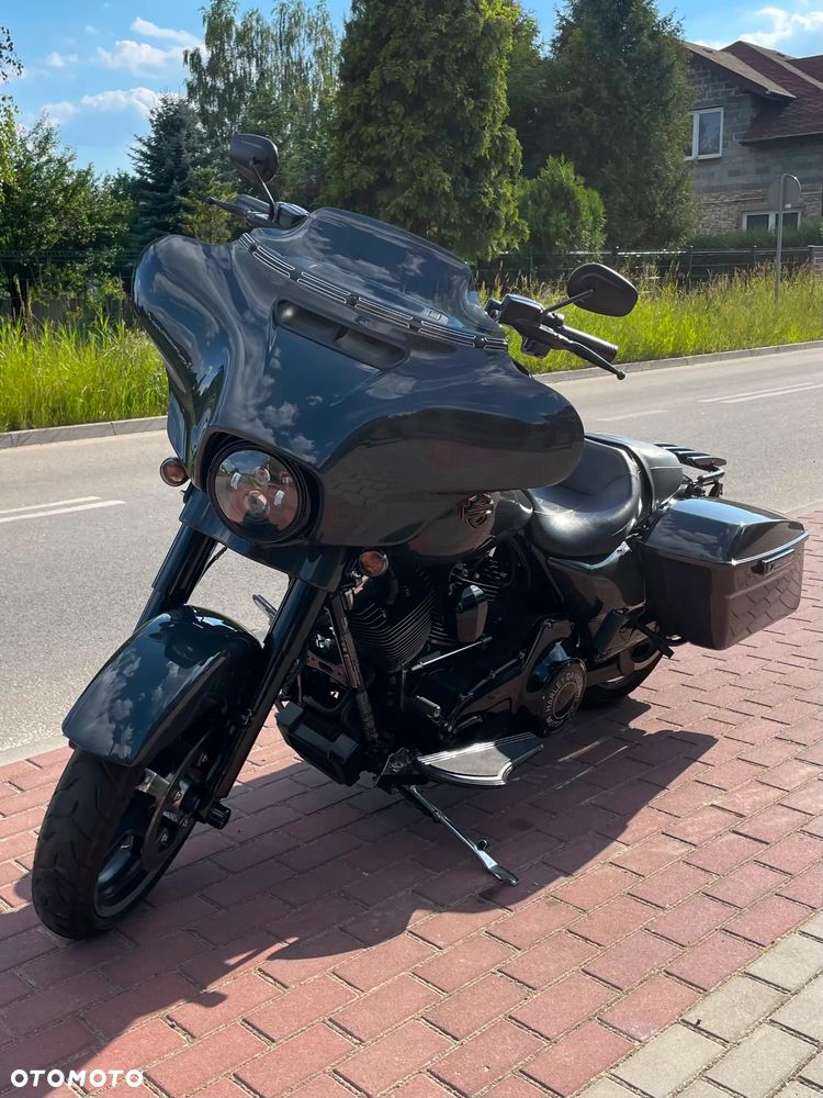 Harley-Davidson Touring Street Glide - 3