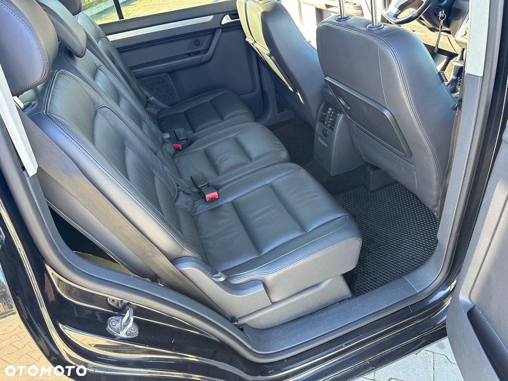 Volkswagen Touran 2.0 TDI DSG R-Line Edition - 16