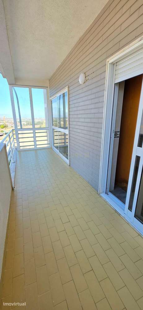 Excelente apartamento T2 com parqueamento - Grande imagem: 5/35