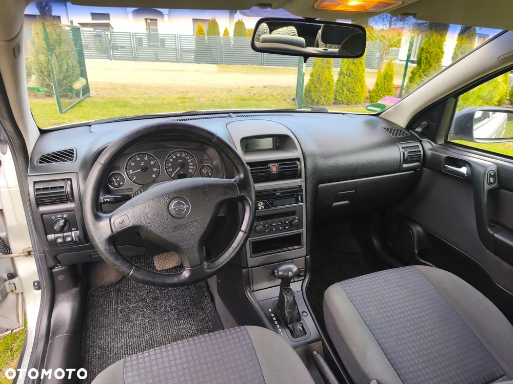 Opel Astra 1.6 NJoy - 18