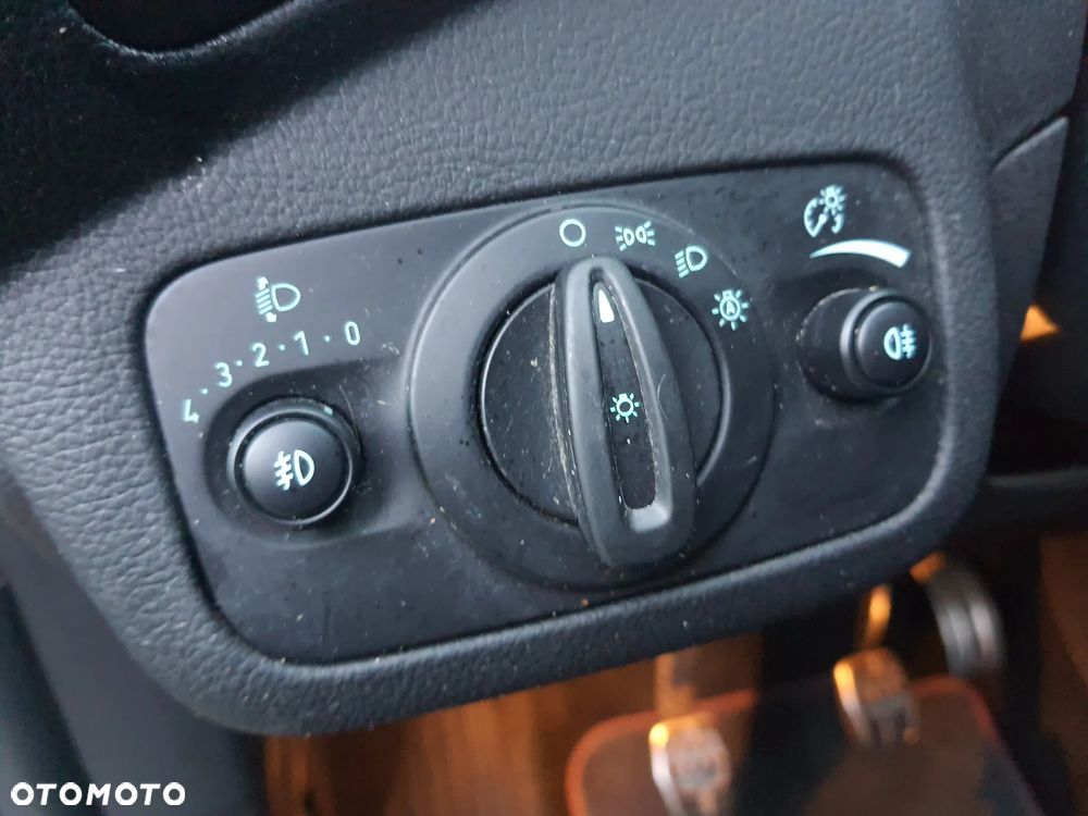 Ford Kuga - 23