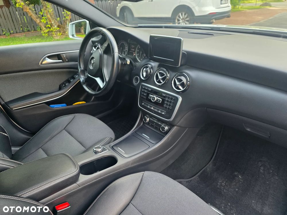 Mercedes-Benz Klasa A 180 (BlueEFFICIENCY) 7G-DCT - 10