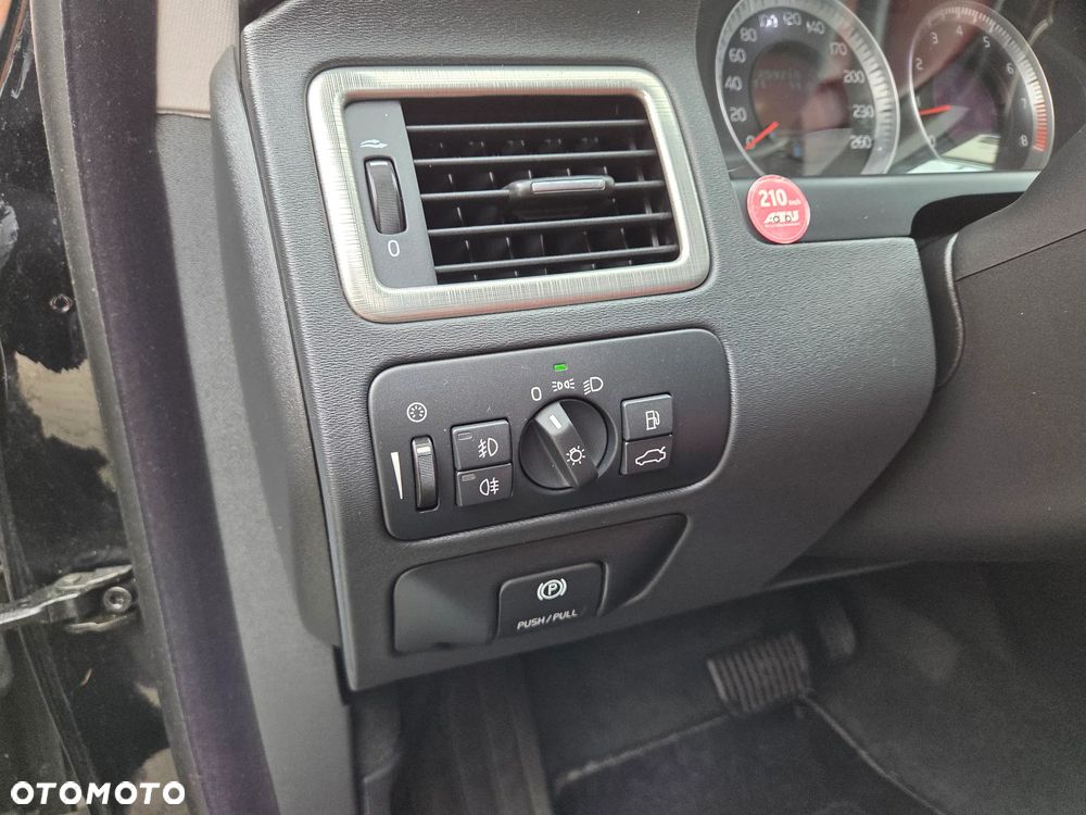 Volvo V70 2.5T Summum - 24