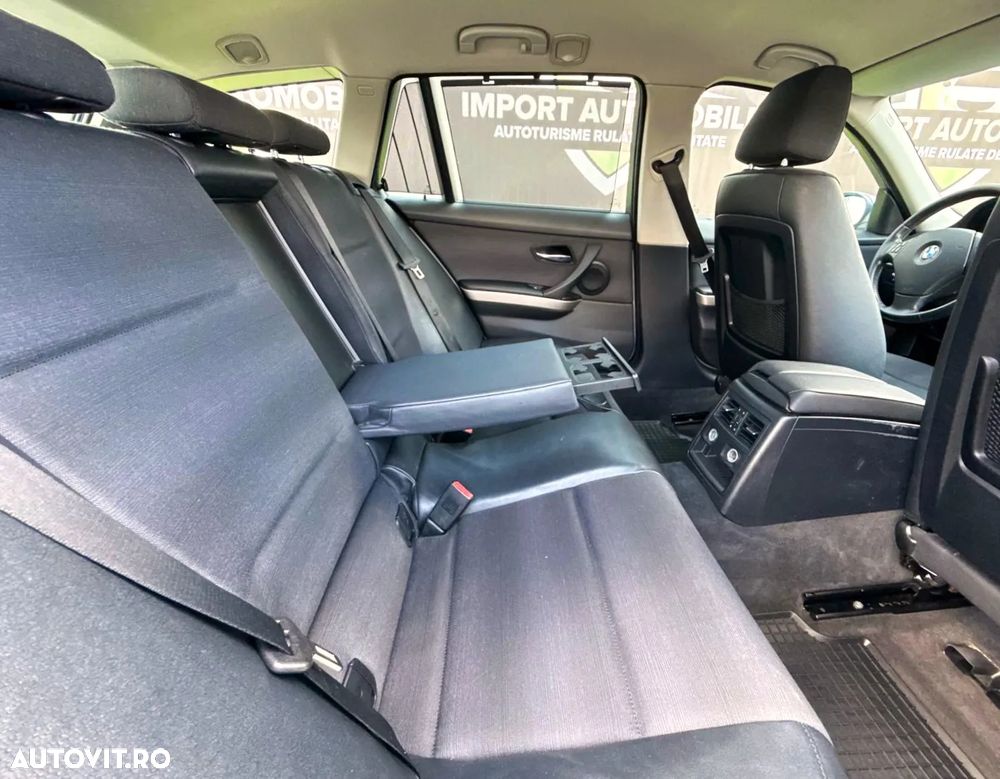 BMW Seria 3 320d DPF Touring Aut. - 22