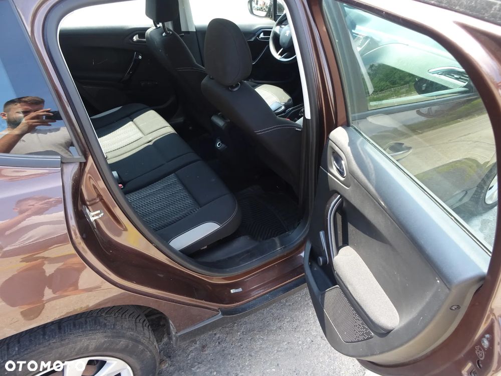 Peugeot 2008 1.2 Pure Tech Active EU6 - 13